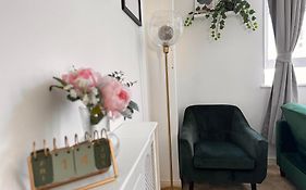 Serene Ocean Side Apartment Btn